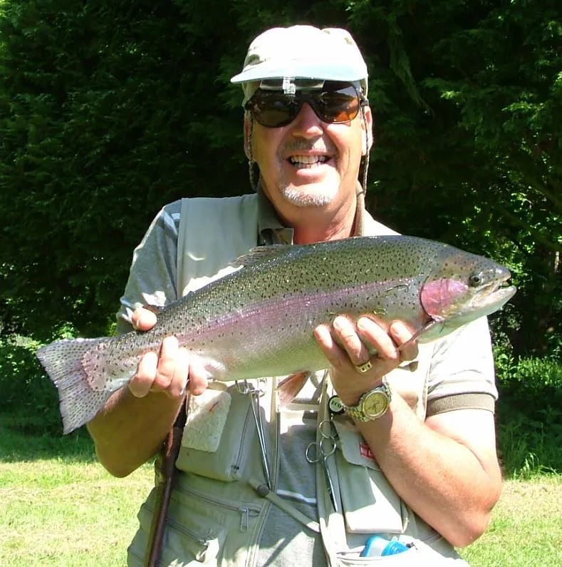 Silver fly fisherman´s guide