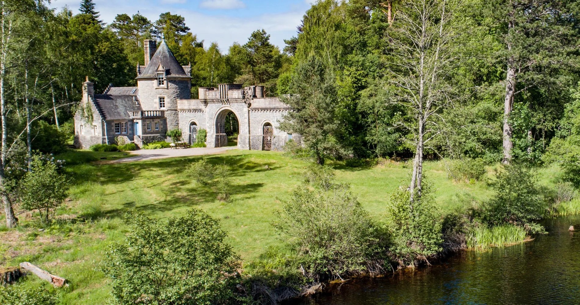 East Lodge with the river